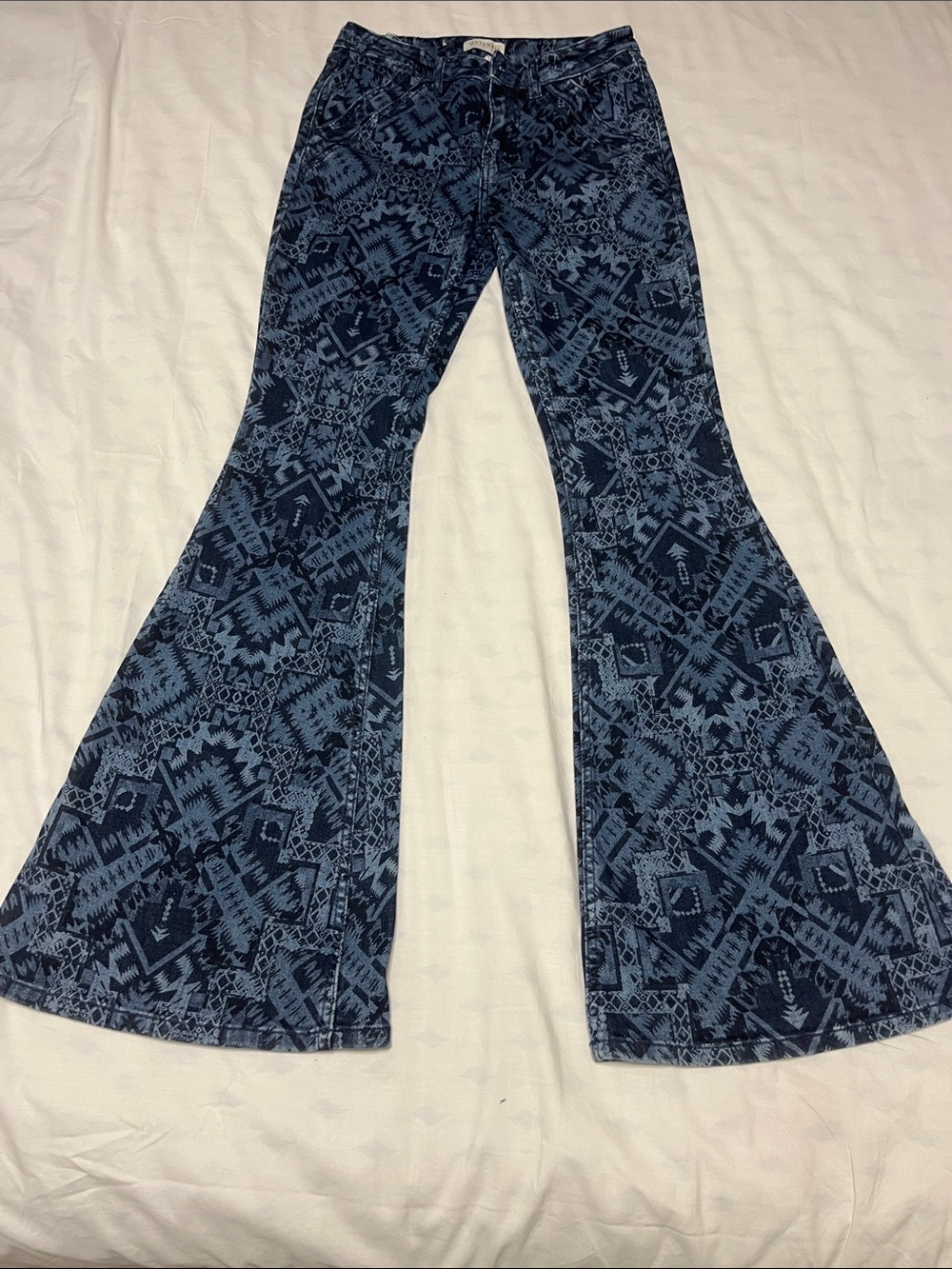Women’s Flare Aztec-Print Bell Bottom Jeans. Shyanne 29”/34L
